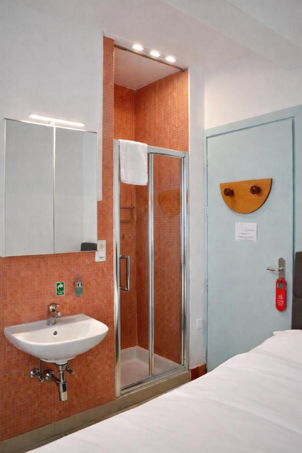 Double Room Shared Toilet,1756403050:JPEG