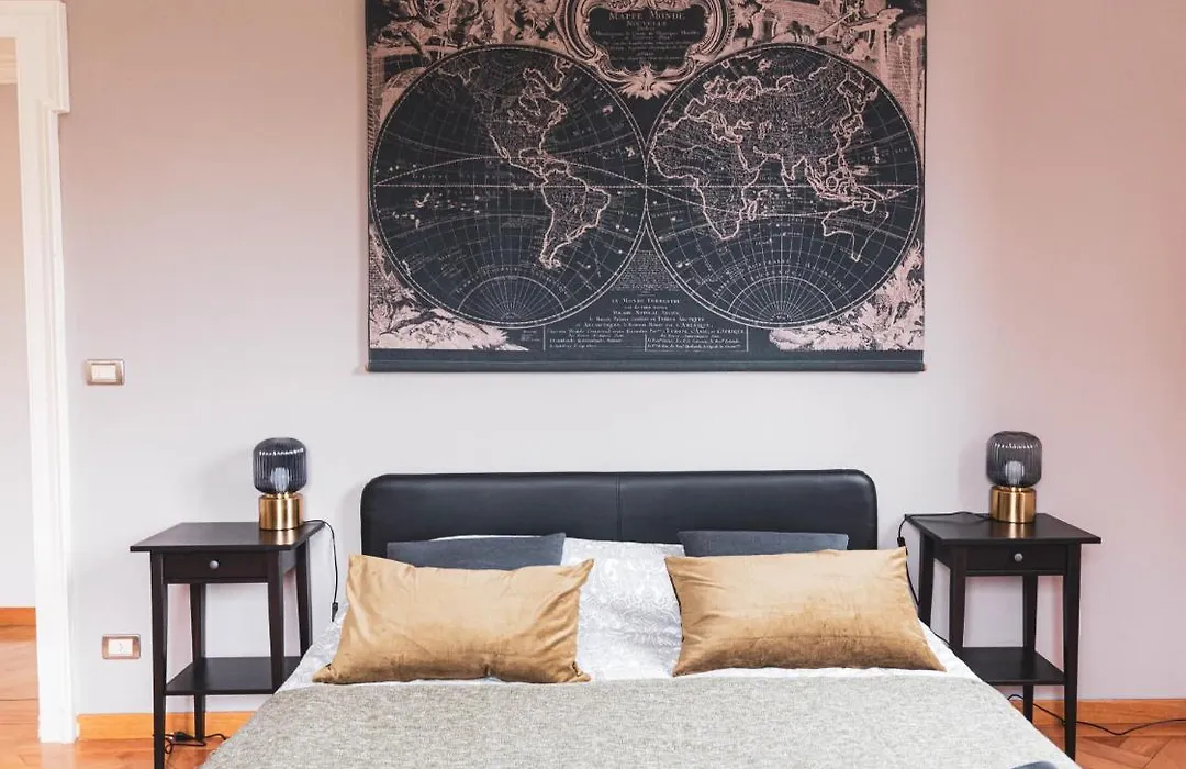 Room Gatsby- Your Space With Garden In The City Center-1