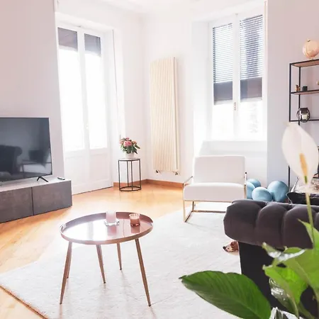 Room Gatsby- Your Space With Garden In The City Center-2